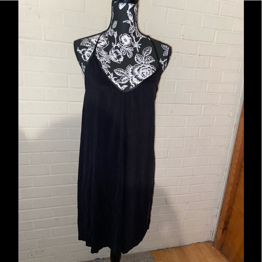 Mustard seed open back black dress. Amazing material. Very flattering. New w tag - Picture 2 of 5